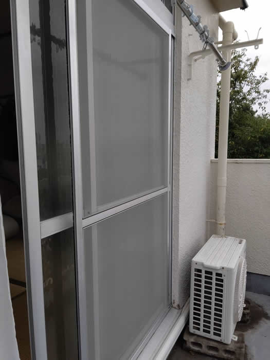 神崎郡のお客様網戸の張替え写真