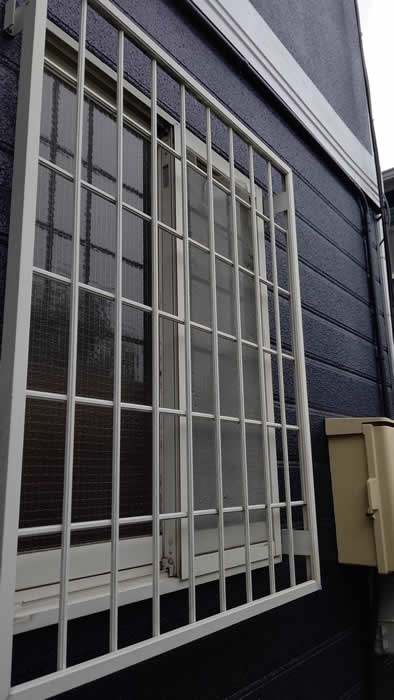 川辺郡猪名川町のお客様網戸の張替え写真