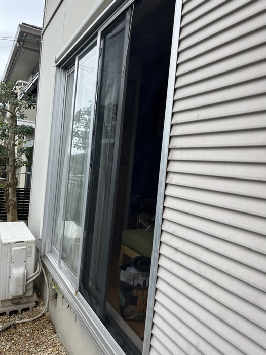 神戸市東灘区のお客様網戸の張替え写真
