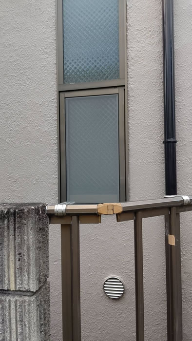 山梨市のお客様網戸の張替え写真